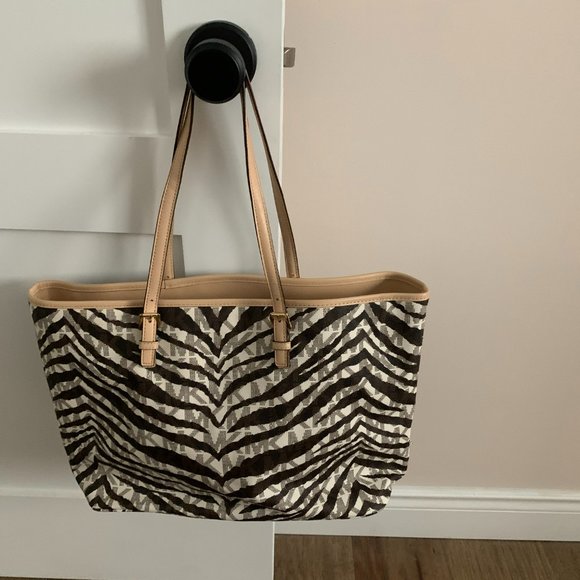 Michael Kors Tote Bag - Picture 2 of 6